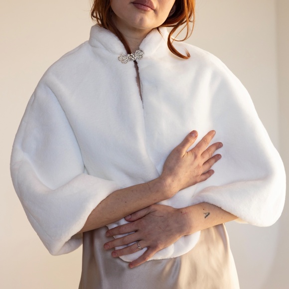 Faux Fur Evening Dress Shawl Women Shoulder Shrug White Bridal Scarf Bolero NEW - Picture 6 of 8